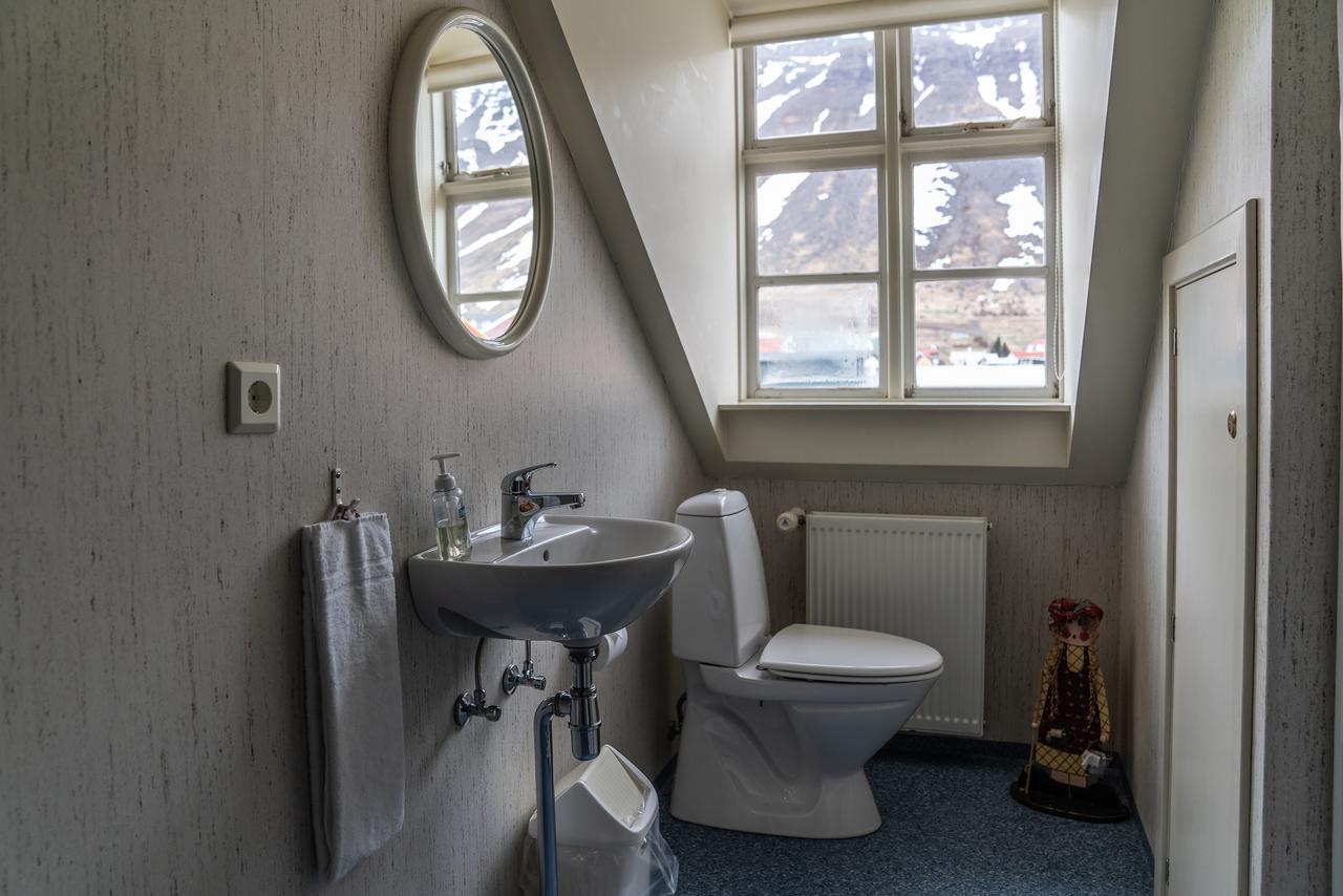 Guesthouse Ísafjördur - Gamla Ísafjörður Exterior foto