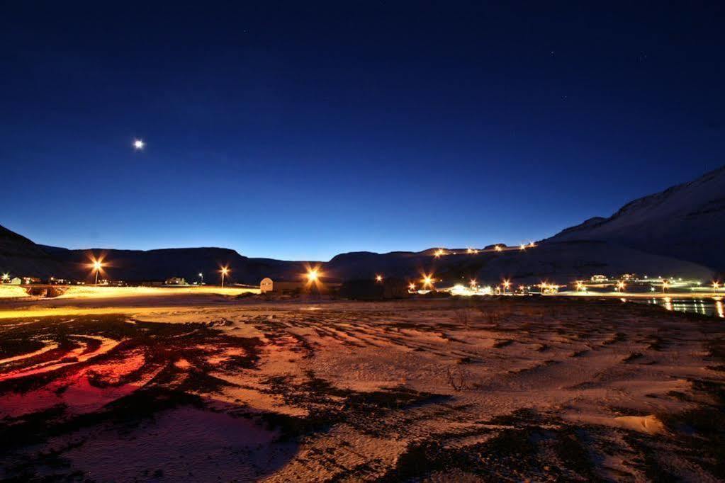 Guesthouse Ísafjördur - Gamla Ísafjörður Exterior foto