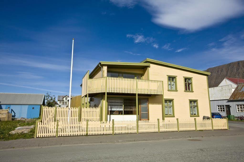 Guesthouse Ísafjördur - Gamla Ísafjörður Exterior foto